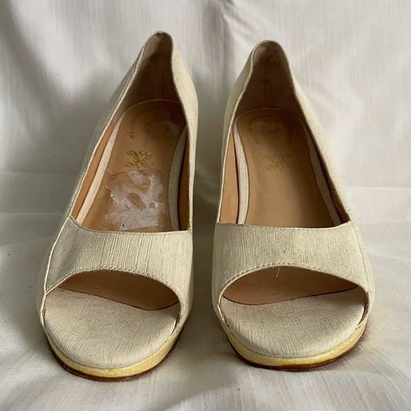Modern Vintage Off-White Peep-toe Wedges - Picture 2 of 3